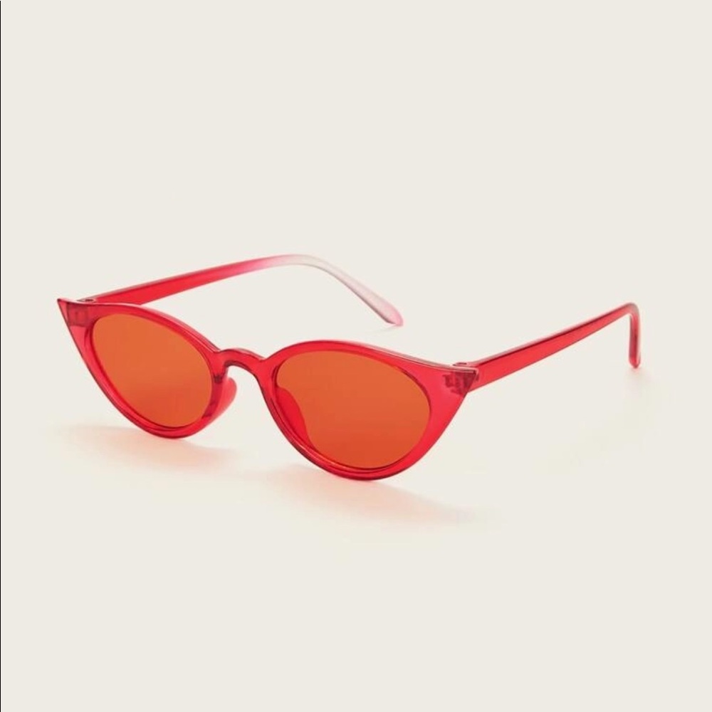 NEW w/ Case Retro Red Cat Eye Sunglasses - Picture 5 of 7